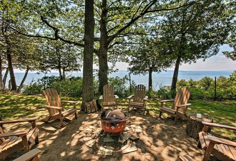 Rustic Lake House On Lake Champlain S Barney Point