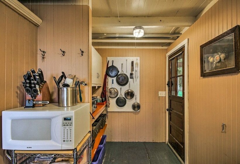 Rustic Lake House On Lake Champlain S Barney Point