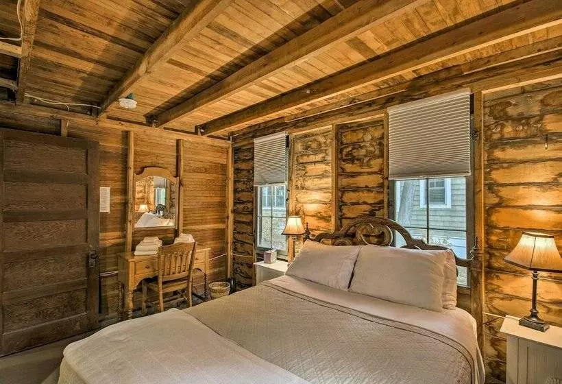 Rustic Lake House On Lake Champlain S Barney Point