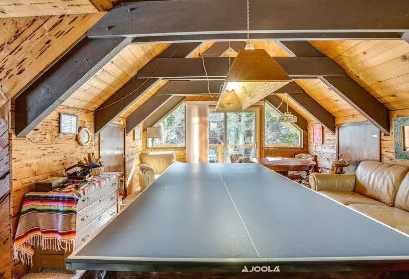 Rustic Tahoe Cabin W/ Pool Table: 11 Mi To Skiing!