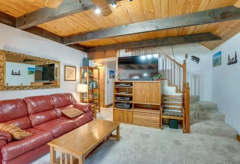 Rustic Tahoe Cabin W/ Pool Table: 11 Mi To Skiing!