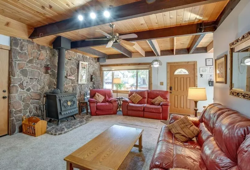 Rustic Tahoe Cabin W/ Pool Table: 11 Mi To Skiing!