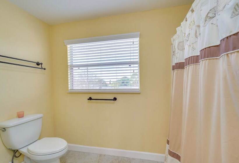 Spacious Canalfront Home W/ Pool ~ 1/2 Mi To Beach