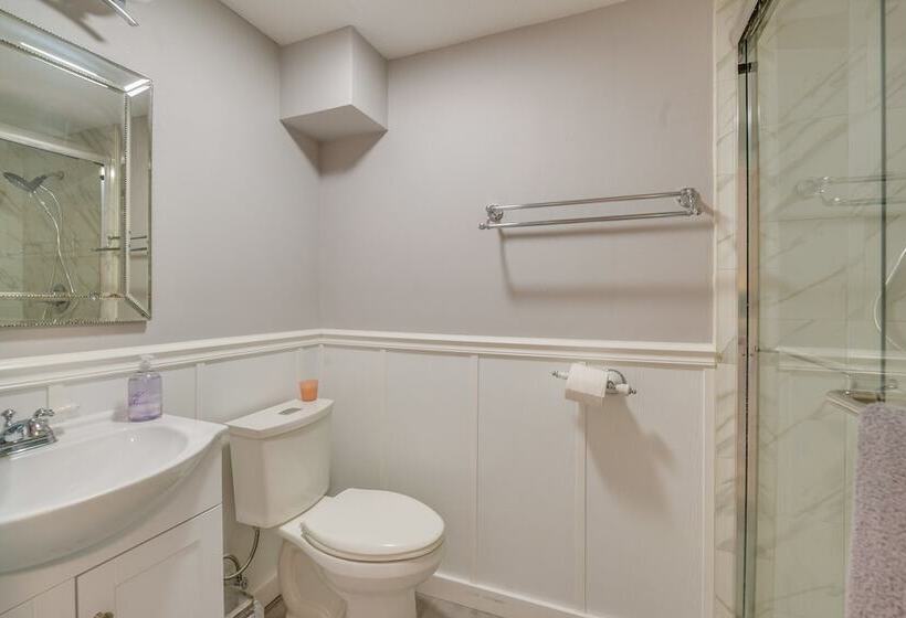 Spacious Canalfront Home W/ Pool ~ 1/2 Mi To Beach