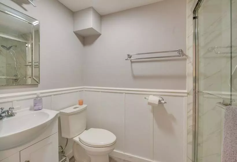 Spacious Canalfront Home W/ Pool ~ 1/2 Mi To Beach