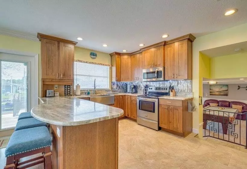 Spacious Canalfront Home W/ Pool ~ 1/2 Mi To Beach