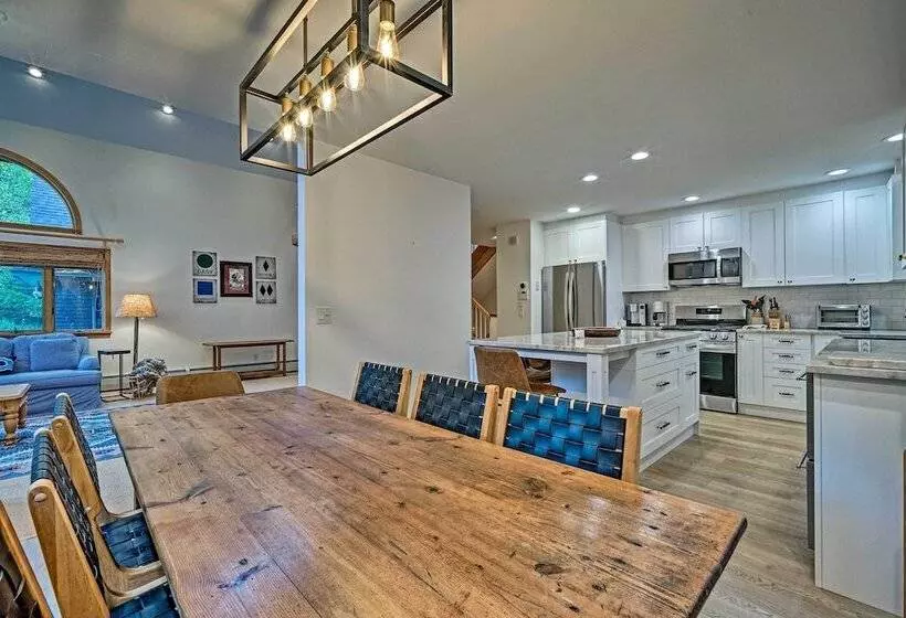 Spacious Dover Refuge ~ 5 Mi To Mount Snow!