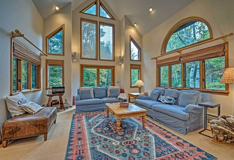 Spacious Dover Refuge ~ 5 Mi To Mount Snow!