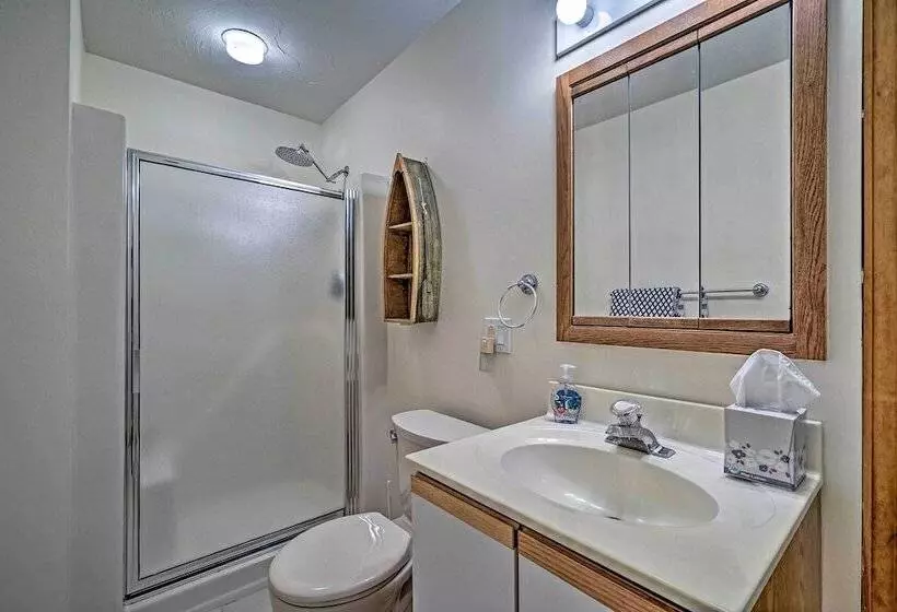 Spacious Dover Refuge ~ 5 Mi To Mount Snow!