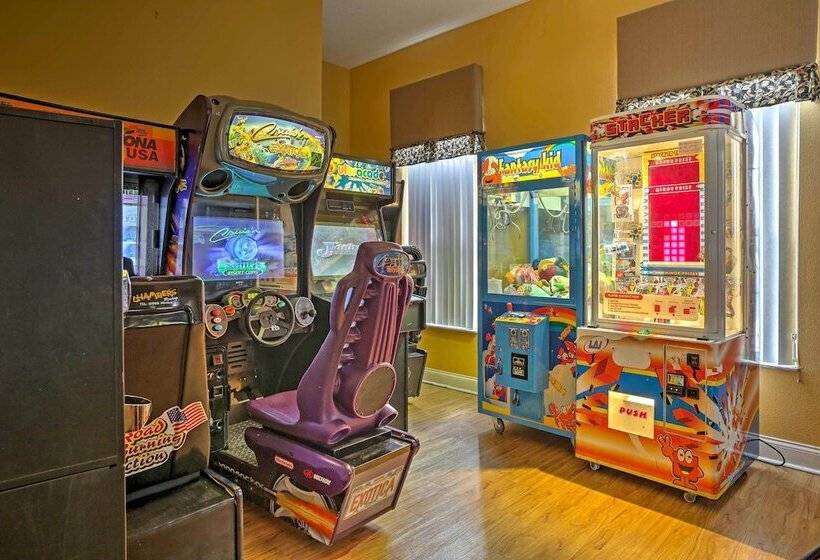 Spacious Kissimmee Family Home W/ Game Room & Pool