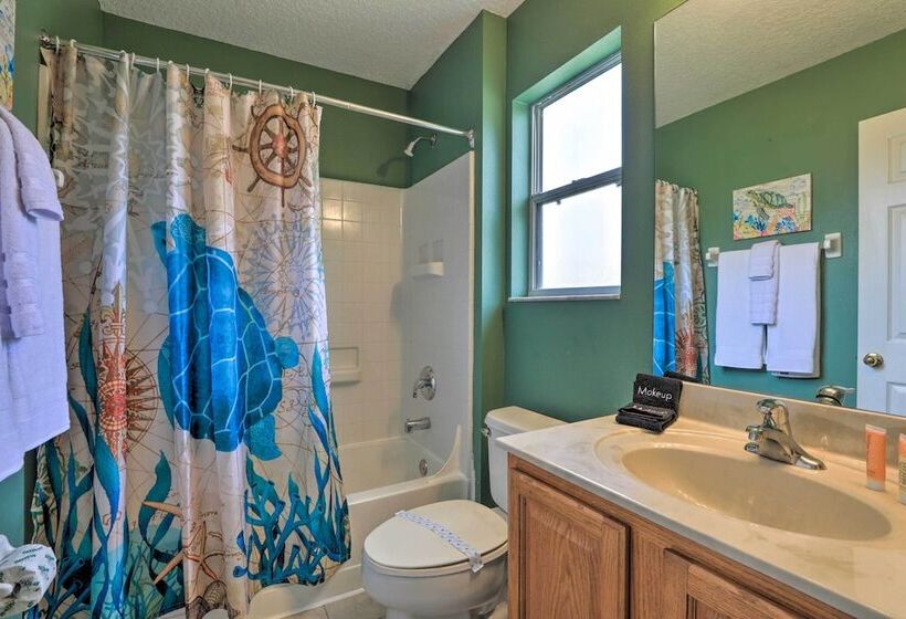 Spacious Kissimmee Family Home W/ Game Room & Pool