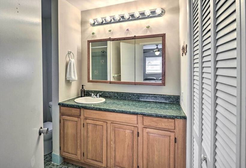 Sunny Gainesville Home: Fenced Yard, Fire Pit