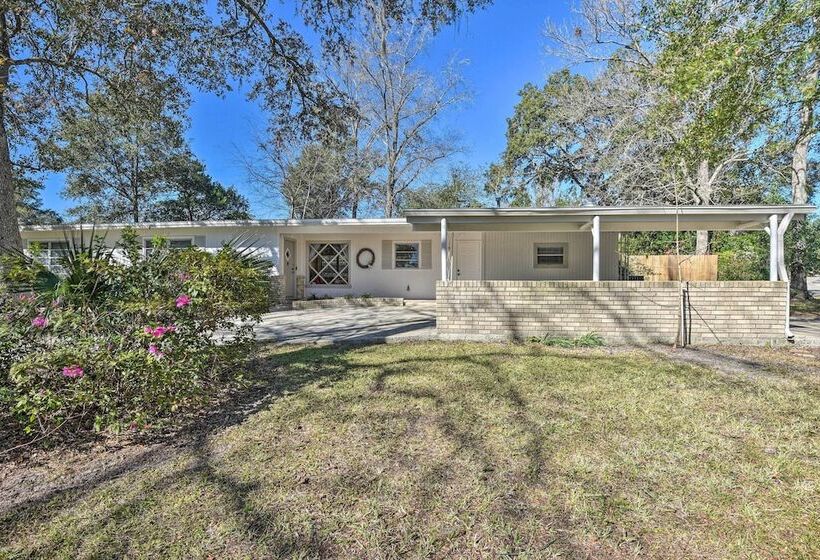 Sunny Gainesville Home: Fenced Yard, Fire Pit