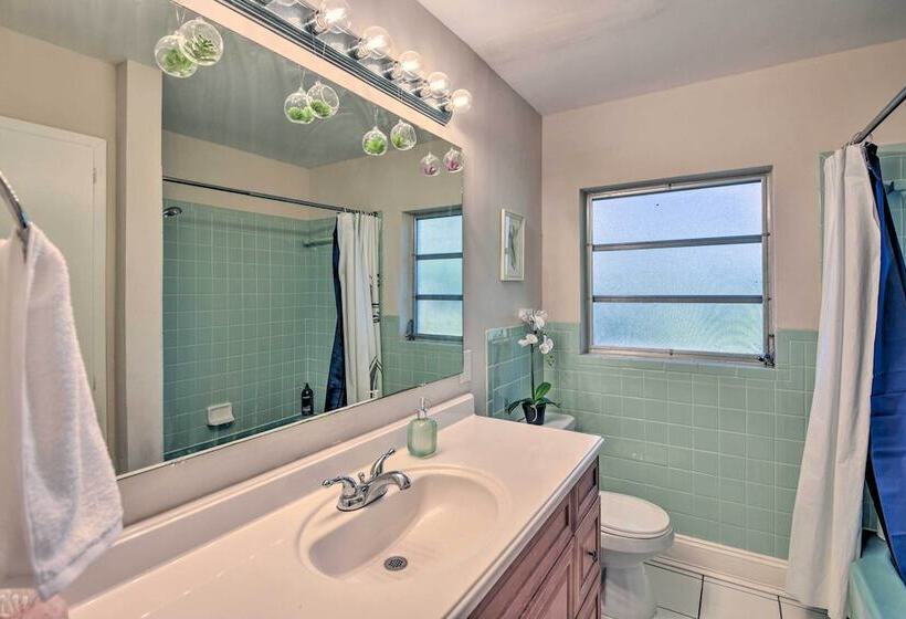 Sunny Gainesville Home: Fenced Yard, Fire Pit