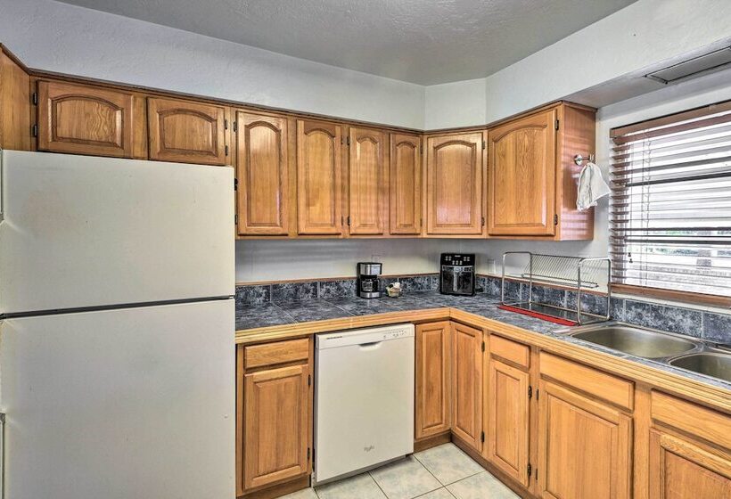 Sunny Gainesville Home: Fenced Yard, Fire Pit