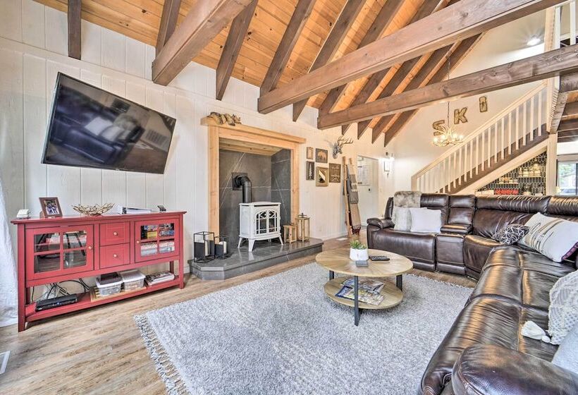 2 Mi To Tahoe Donner: Truckee Getaway W/ Views