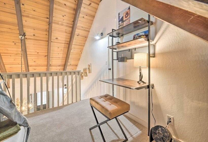 2 Mi To Tahoe Donner: Truckee Getaway W/ Views