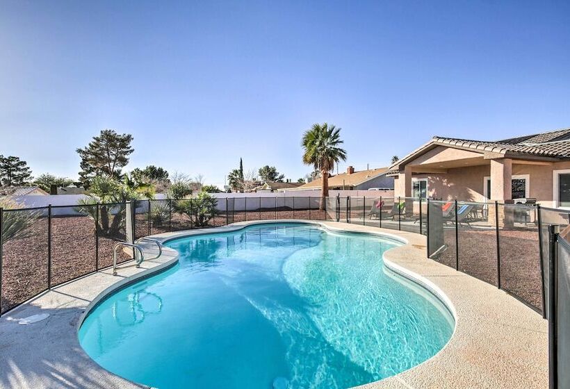 Updated Las Vegas House: Patio & Solar Heated Pool