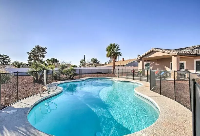 Updated Las Vegas House: Patio & Solar Heated Pool