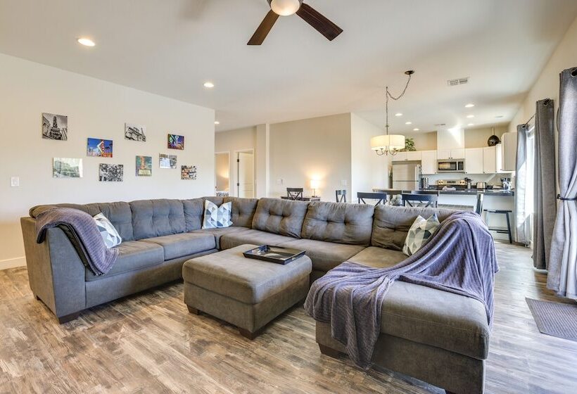 Updated Las Vegas House: Patio & Solar Heated Pool