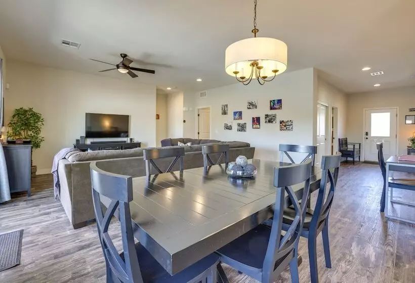 Updated Las Vegas House: Patio & Solar Heated Pool