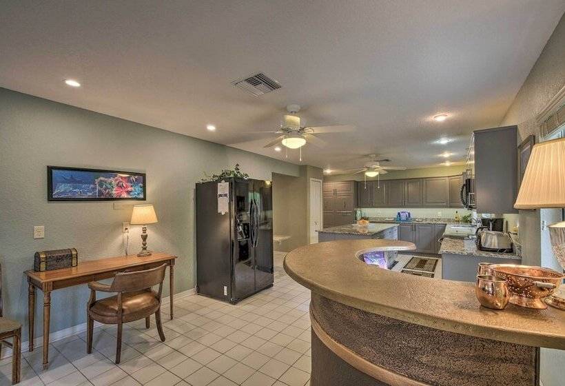 Dock & Lanai: Waterfront Home In Dunnellon