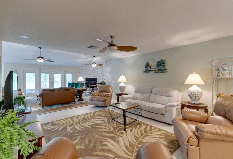 Dock & Lanai: Waterfront Home In Dunnellon