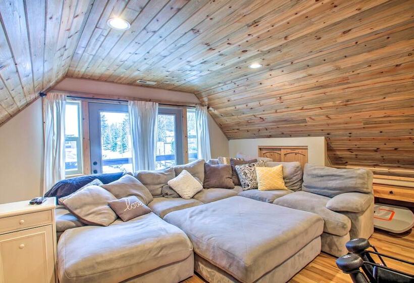 Waterfront Lake Pend Oreille Vacation Rental!