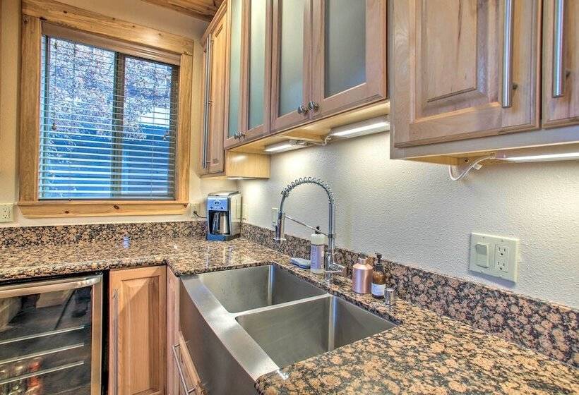 Waterfront Lake Pend Oreille Vacation Rental!