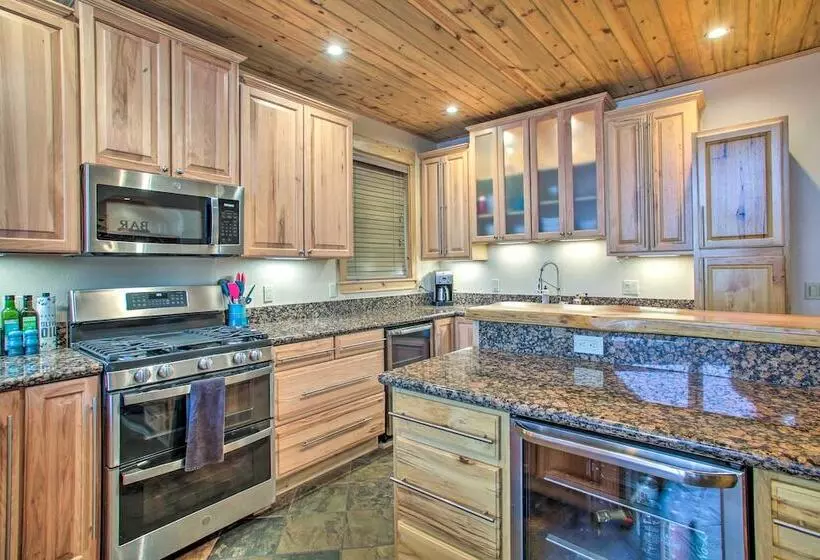 Waterfront Lake Pend Oreille Vacation Rental!