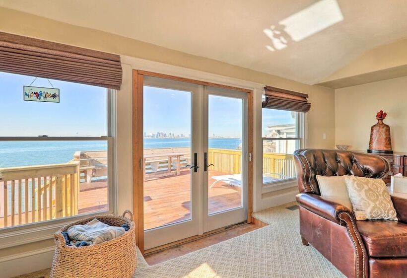 Waterfront Retreat W/ Deck ~ 7 Mi To Boston!