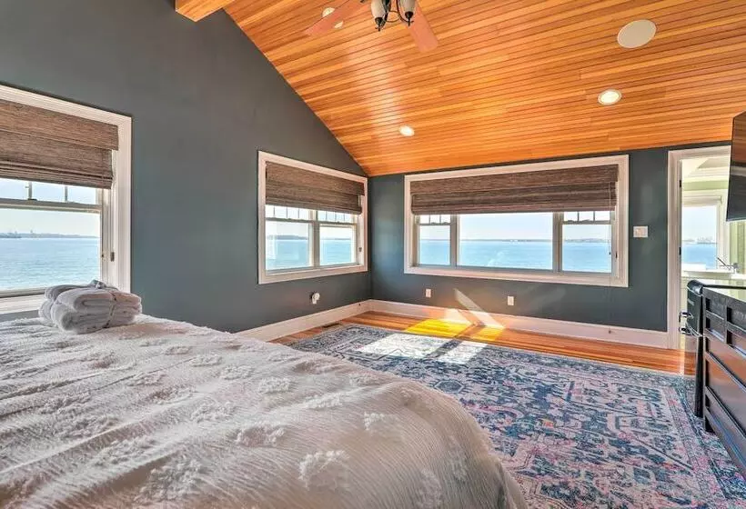 Waterfront Retreat W/ Deck ~ 7 Mi To Boston!
