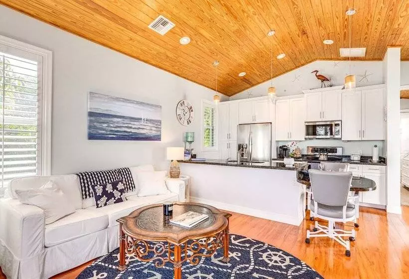 Waterfront Stuart Oasis W/ Hot Tub & Dock!