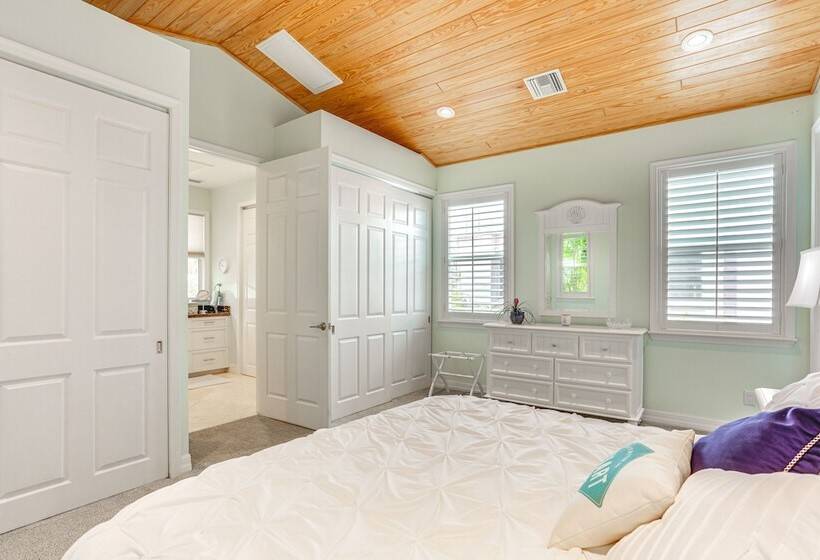 Waterfront Stuart Oasis W/ Hot Tub & Dock!