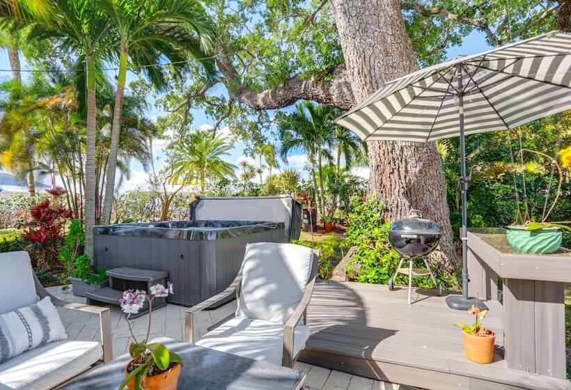 Waterfront Stuart Oasis W/ Hot Tub & Dock!