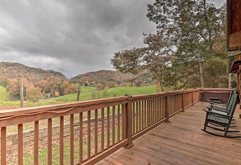 Luxury Mountain Cabin With Hot Tub & Pool Table!