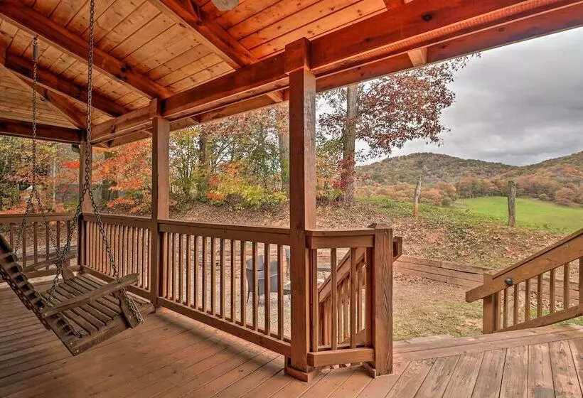 Luxury Mountain Cabin With Hot Tub & Pool Table!