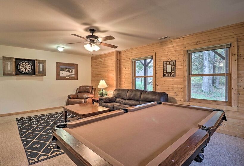 Luxury Mountain Cabin With Hot Tub & Pool Table!