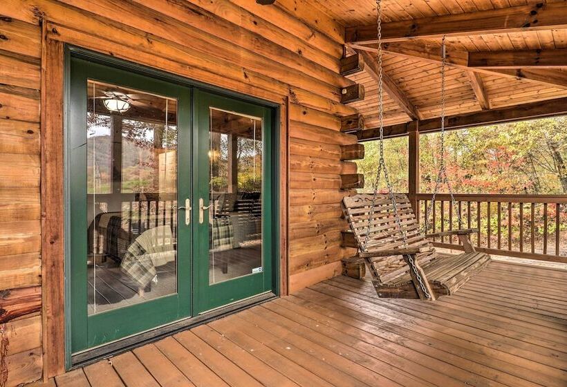 Luxury Mountain Cabin With Hot Tub & Pool Table!