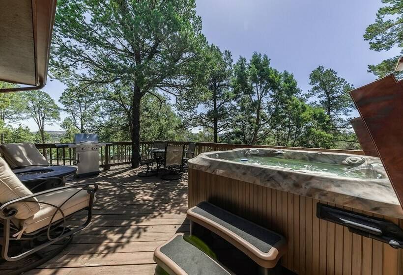 Woodsy & Peaceful Ruidoso Cabin: Hot Tub, Deck