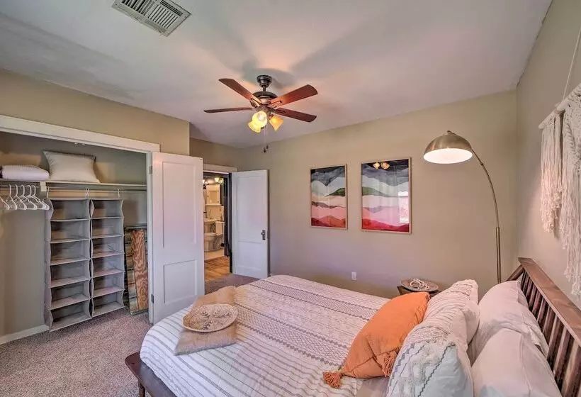 Amazing Musical Abode In Expo Square Neighborhood!