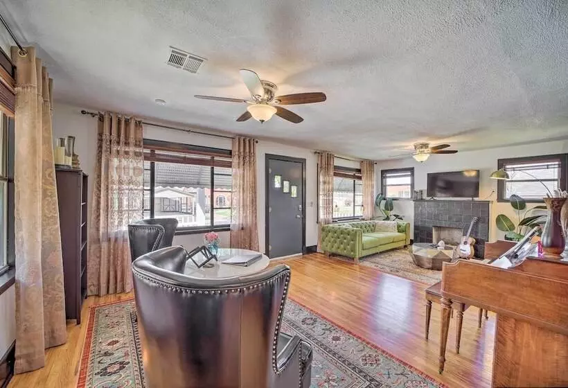 Amazing Musical Abode In Expo Square Neighborhood!