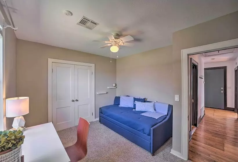 Amazing Musical Abode In Expo Square Neighborhood!