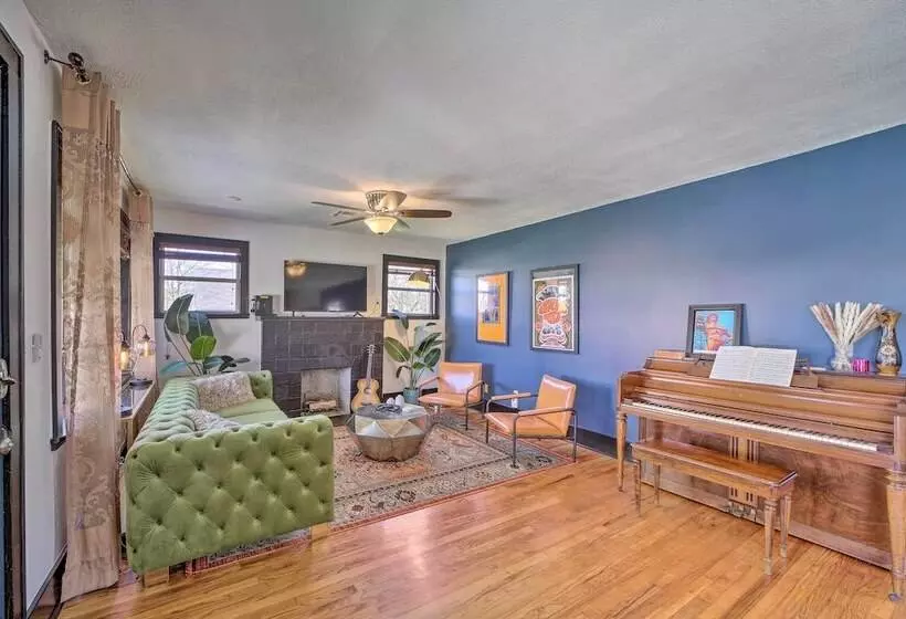 Amazing Musical Abode In Expo Square Neighborhood!