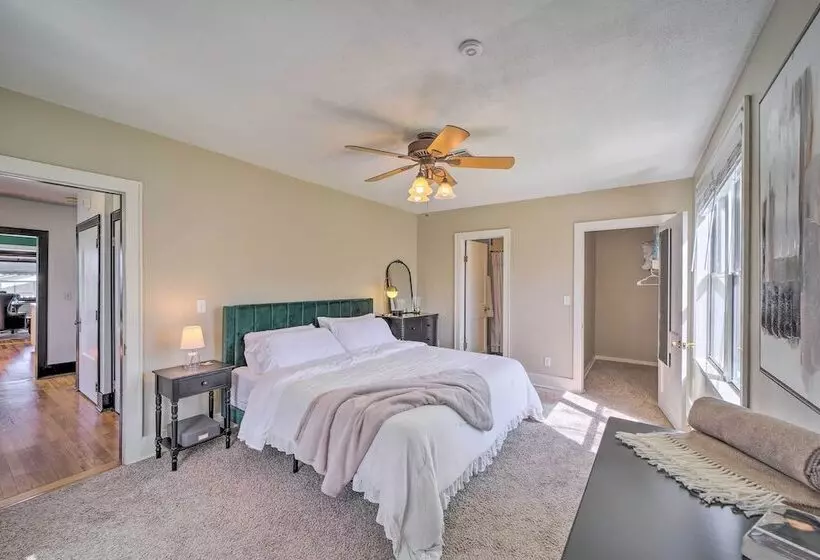 Amazing Musical Abode In Expo Square Neighborhood!