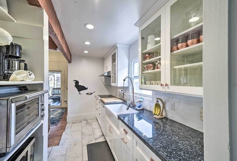 Downtown San Jose Apt W/ Deck: 1 Mi To Sap Center!