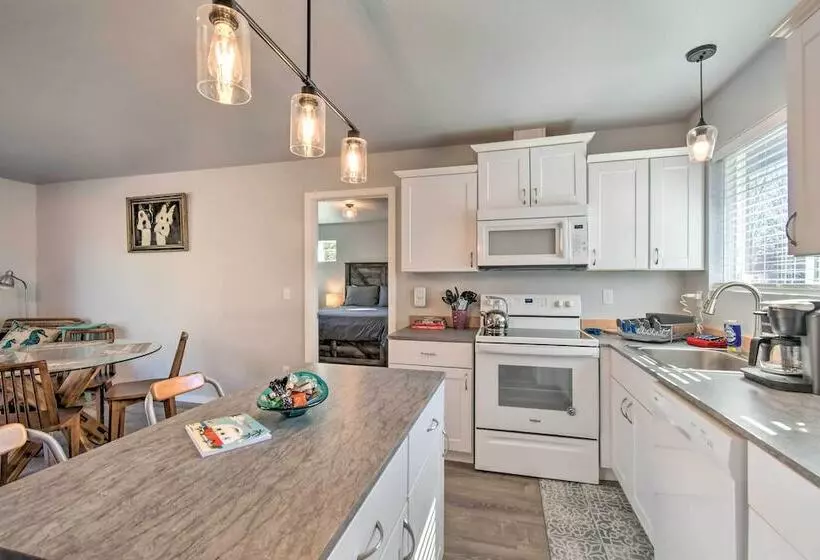 Canal Cottage  Retreat W/ Dock & Waterfront Views