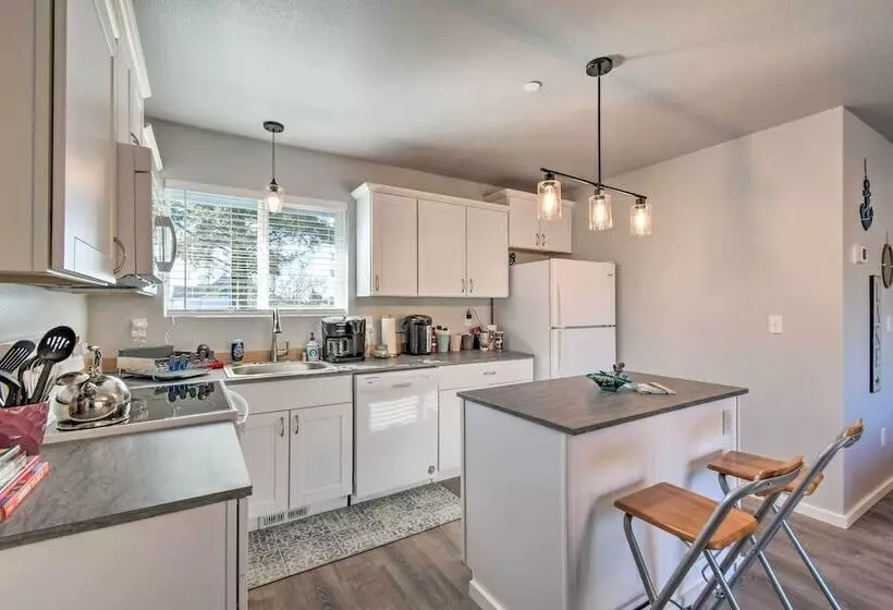 Canal Cottage  Retreat W/ Dock & Waterfront Views