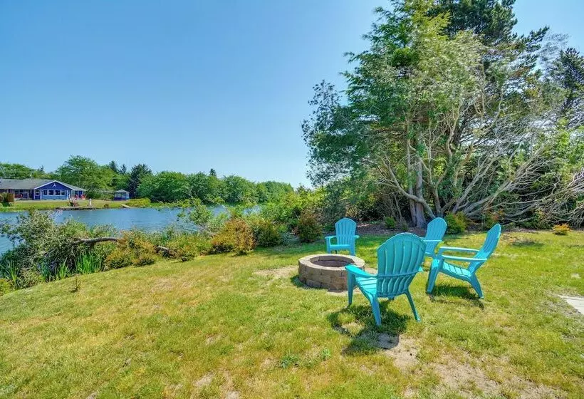 Canal Cottage  Retreat W/ Dock & Waterfront Views