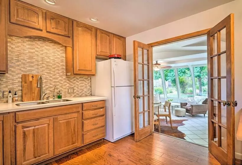 Cañon City Casa W/ Spacious, Private Yard!